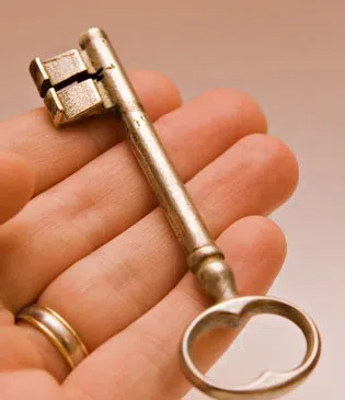 Logan Locksmith Shop Center Line, MI 586-204-6708 - copy-key