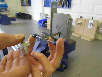 Logan Locksmith Shop Center Line, MI 586-204-6708 - key-broke-in-lock